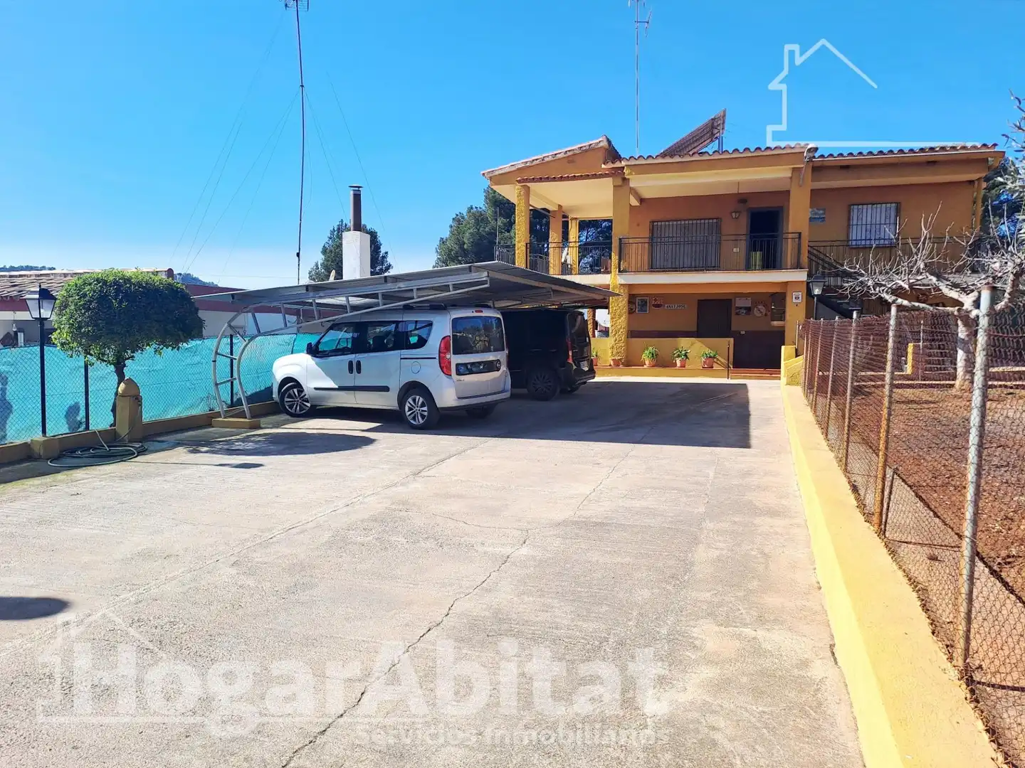Aparcament de Casa o xalet en venda en L'Alcora amb Calefacció, Jardí privat i Terrassa