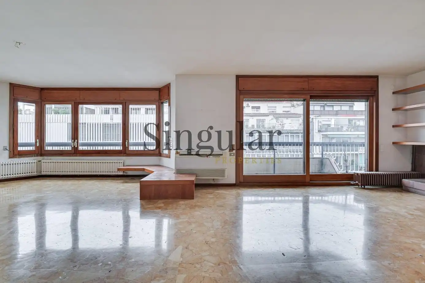 Sala de estar de Ático en venta en  Barcelona Capital con Calefacción, Terraza y Piscina