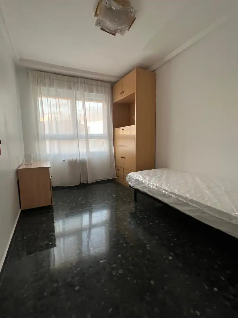 Bedroom of Flat for rent in Zaragoza  with Heating, Furnished and Oven