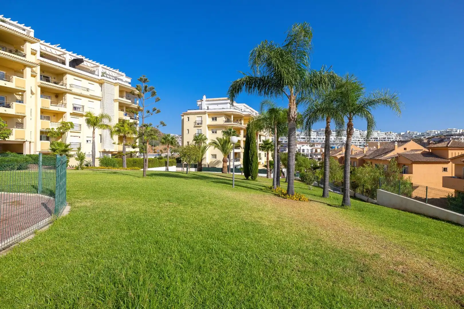 Exterior view of Flat for sale in Mijas  with Air Conditioner, Terrace and Storage room