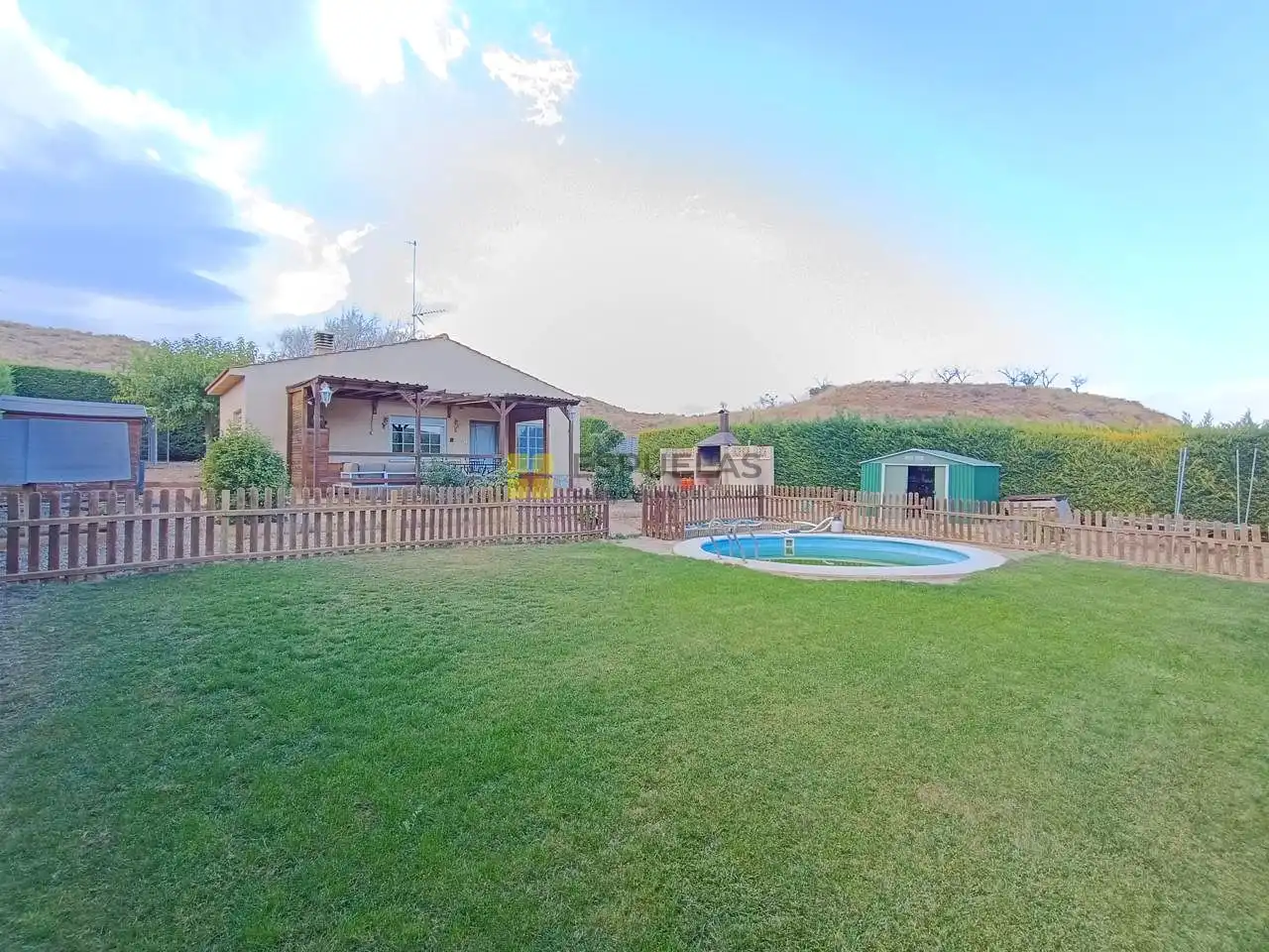 Jardín de Finca rústica en venta en Autol con Jardín privado, Piscina y Amueblado