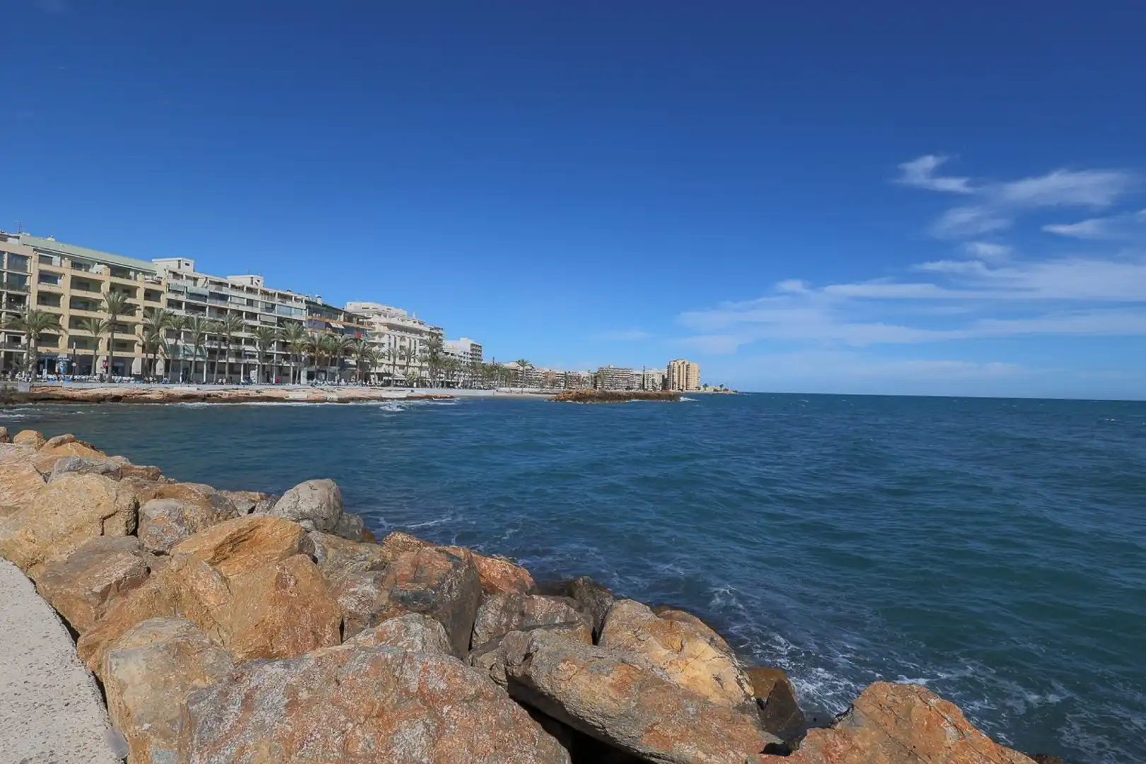 Außenansicht von Wohnung zum Verkauf in Torrevieja mit Klimaanlage, Heizung und Terrasse