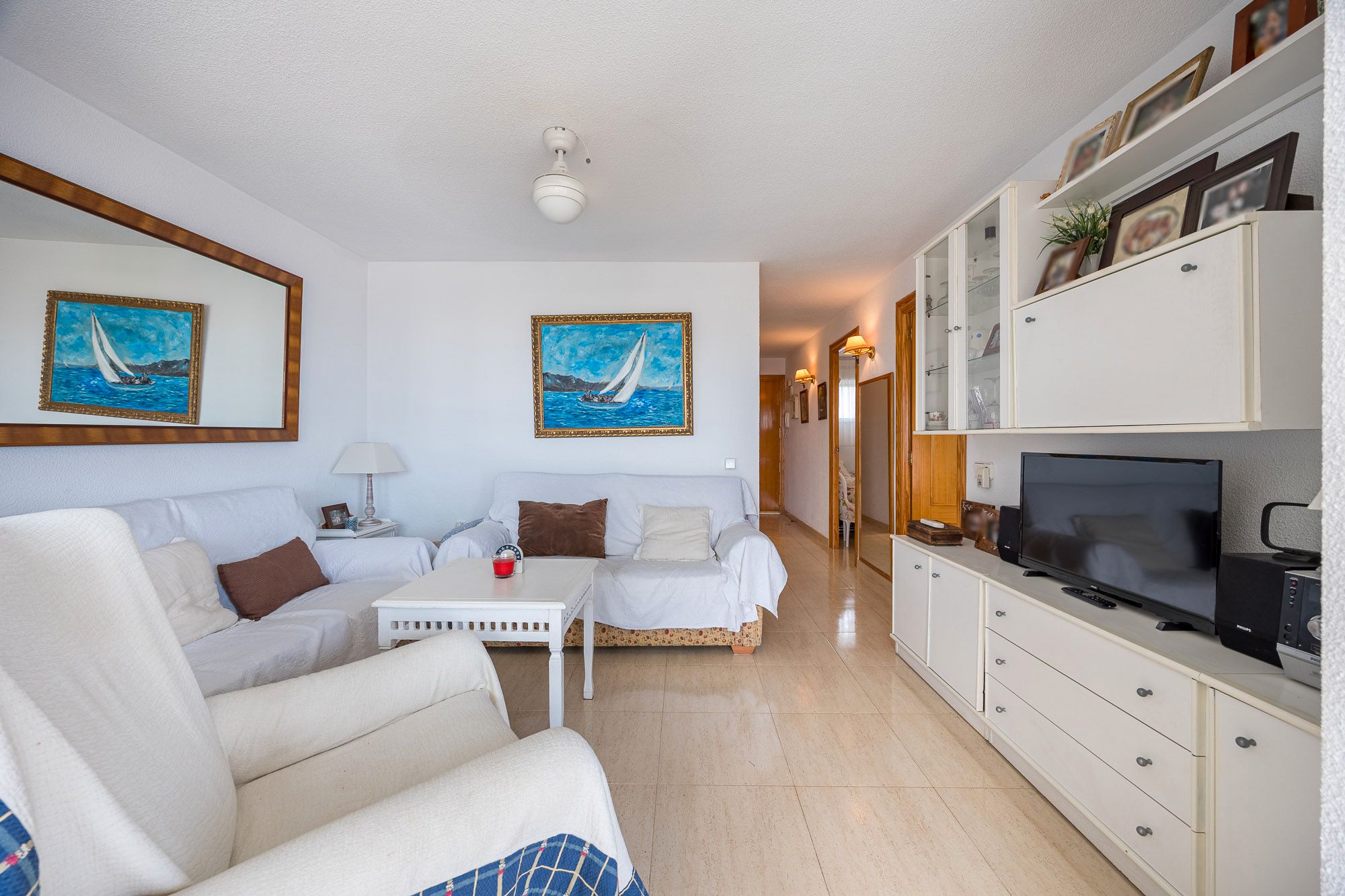 Living room of Flat for sale in Benidorm  with Swimming Pool, Furnished and Community pool