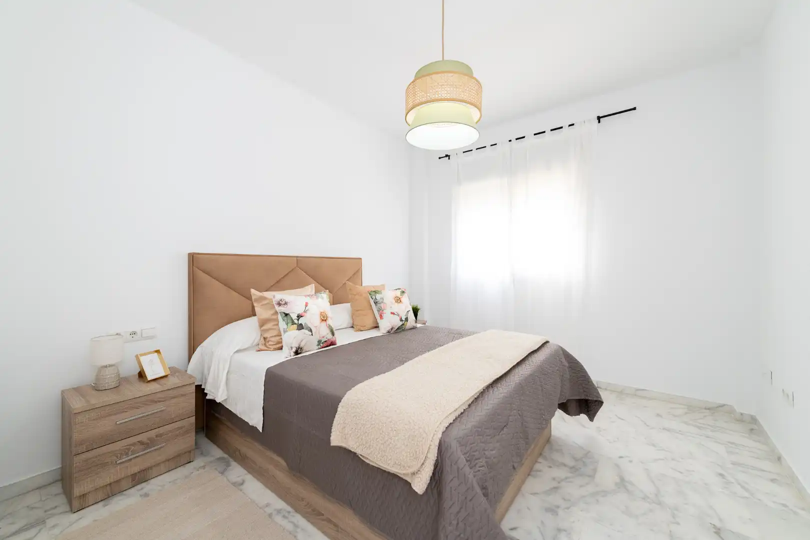 Habitación de Piso en venta en Estepona con Amueblado, Lavadora y Microondas