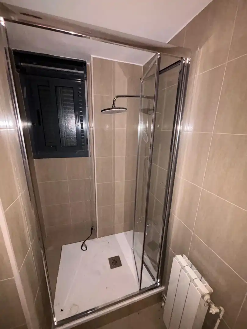 Bathroom of Flat for sale in Zaragoza  with Heating, Private garden and Parquet flooring
