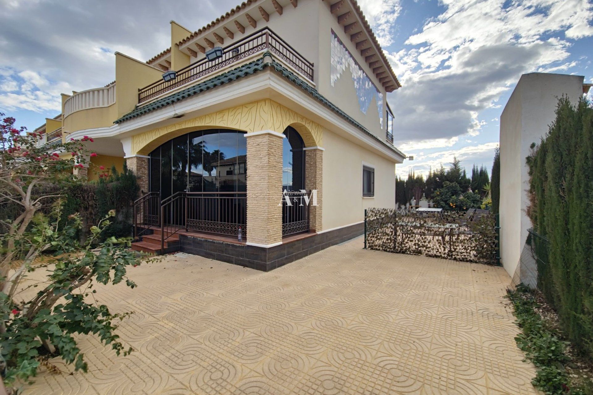 Außenansicht von Einfamilien-Reihenhaus miete in Rojales mit Klimaanlage, Heizung und Privatgarten