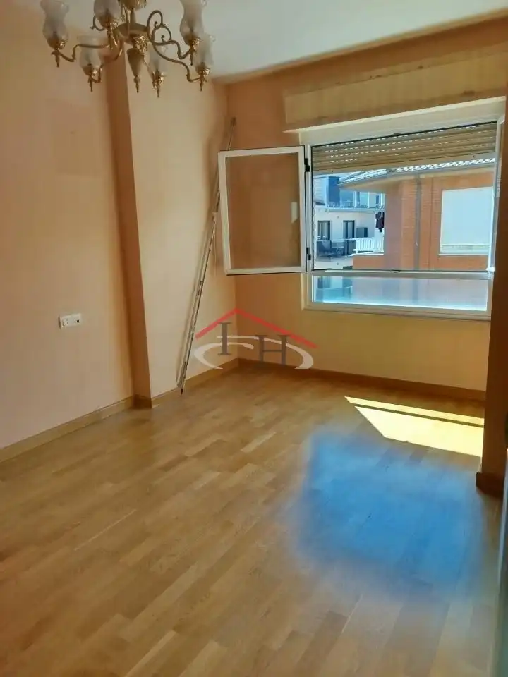 Piso en venta en León Capital  con Calefacción, Terraza y Trastero