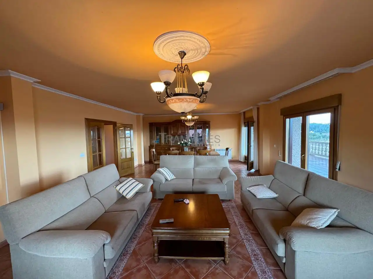 Sala de estar de Casa o chalet en venta en Vilagarcía de Arousa con Calefacción, Jardín privado y Terraza