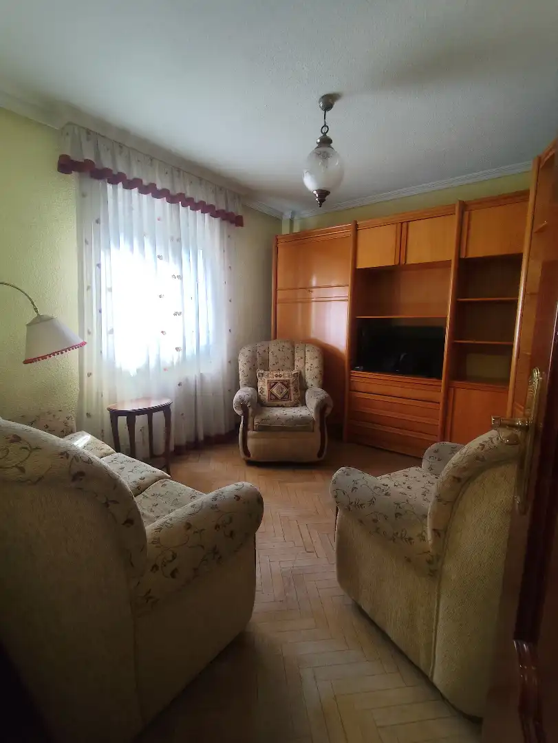 Living room of Flat for sale in Parla  with Air Conditioner, Heating and Parquet flooring