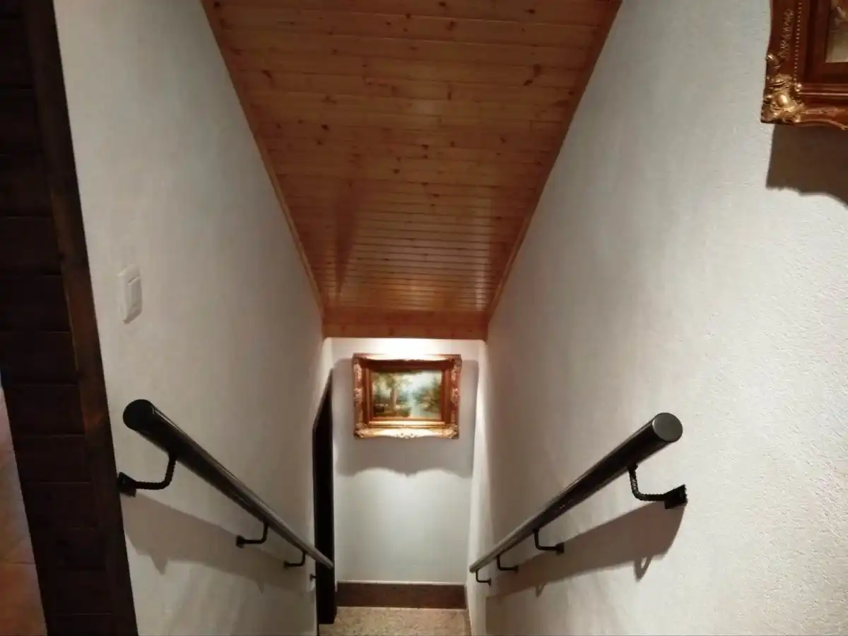 Country house zum Verkauf in Oencia mit Terrasse, Abstellraum und Möbliert