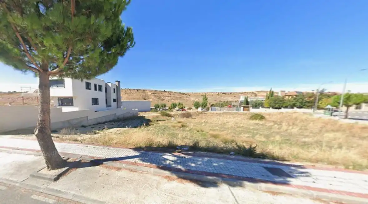 Terreny residencial en venda a La Lastrilla