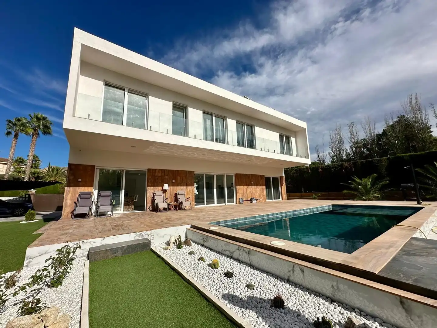 Vista exterior de Casa o xalet en venda en Petrer, Alicante