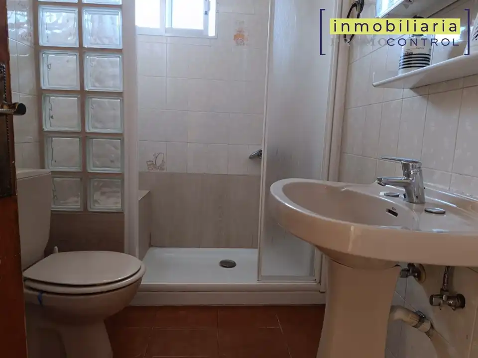 Badezimmer von Einfamilien-Reihenhaus zum Verkauf in San Mateo de Gállego mit Terrasse, Möbliert und Mikrowelle