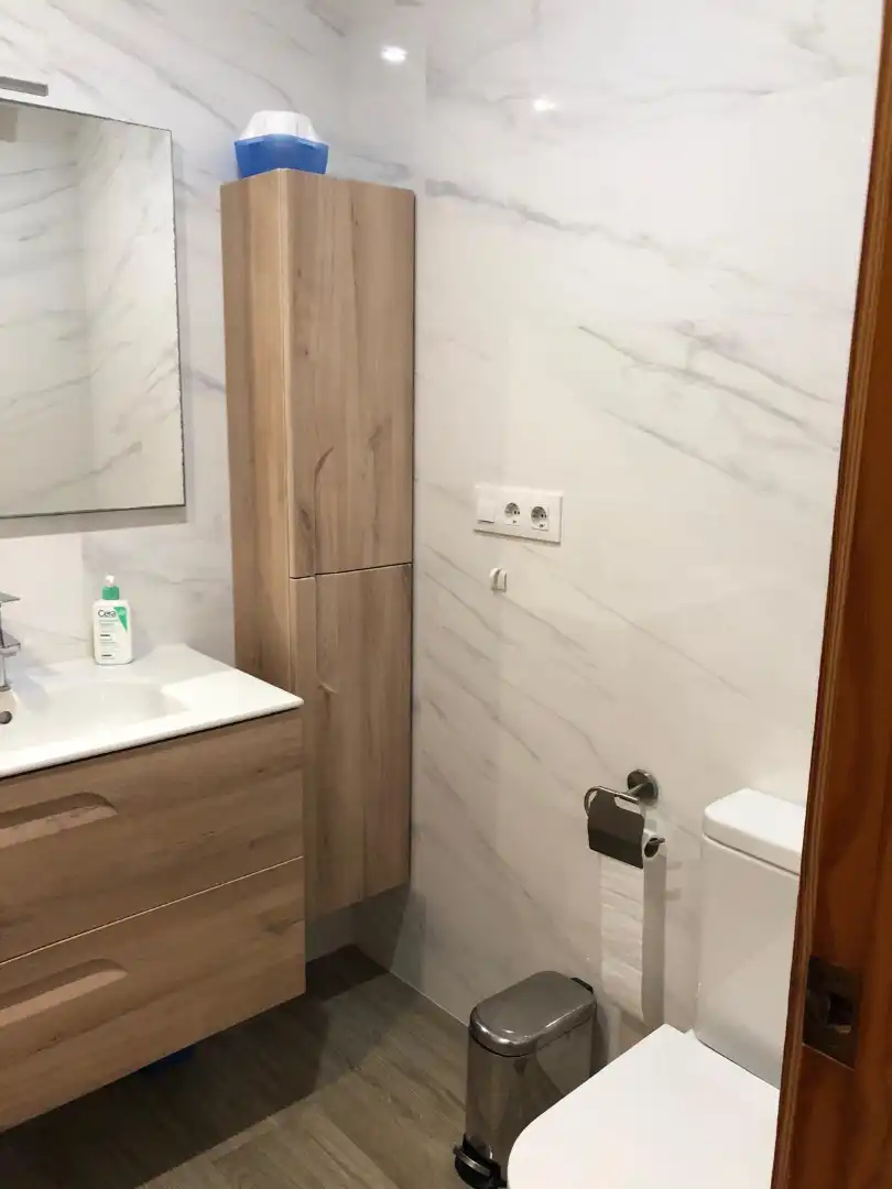 Badezimmer von Wohnung zum Verkauf in Gilet mit Klimaanlage, Möbliert und Balkon