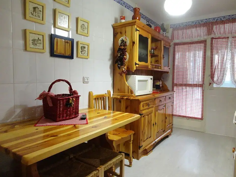 Cocina de Piso en venta en Salas de los Infantes con Calefacción, Terraza y Amueblado