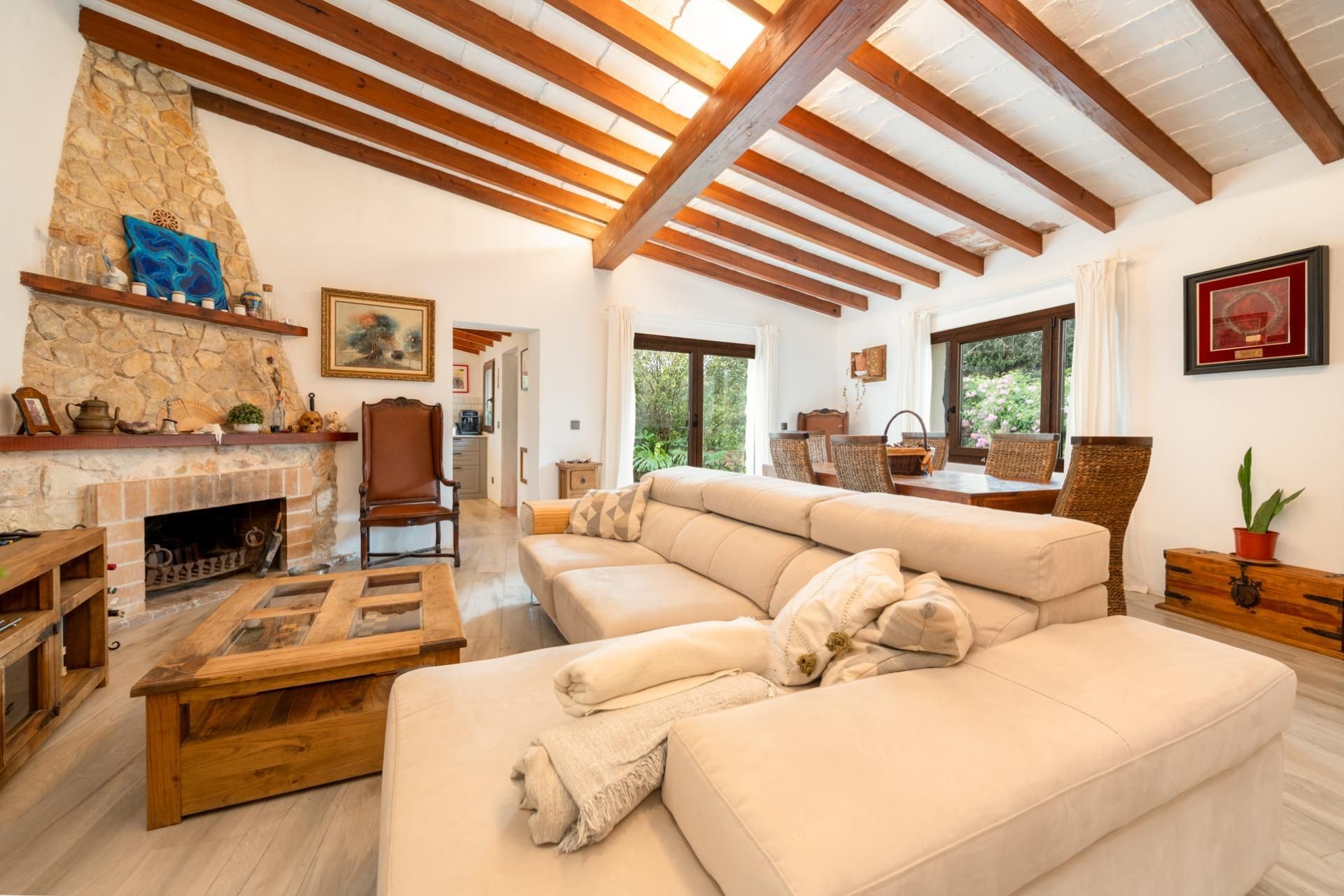 Wohnzimmer von Country house zum verkauf in Alaró mit Klimaanlage, Privatgarten und Abstellraum