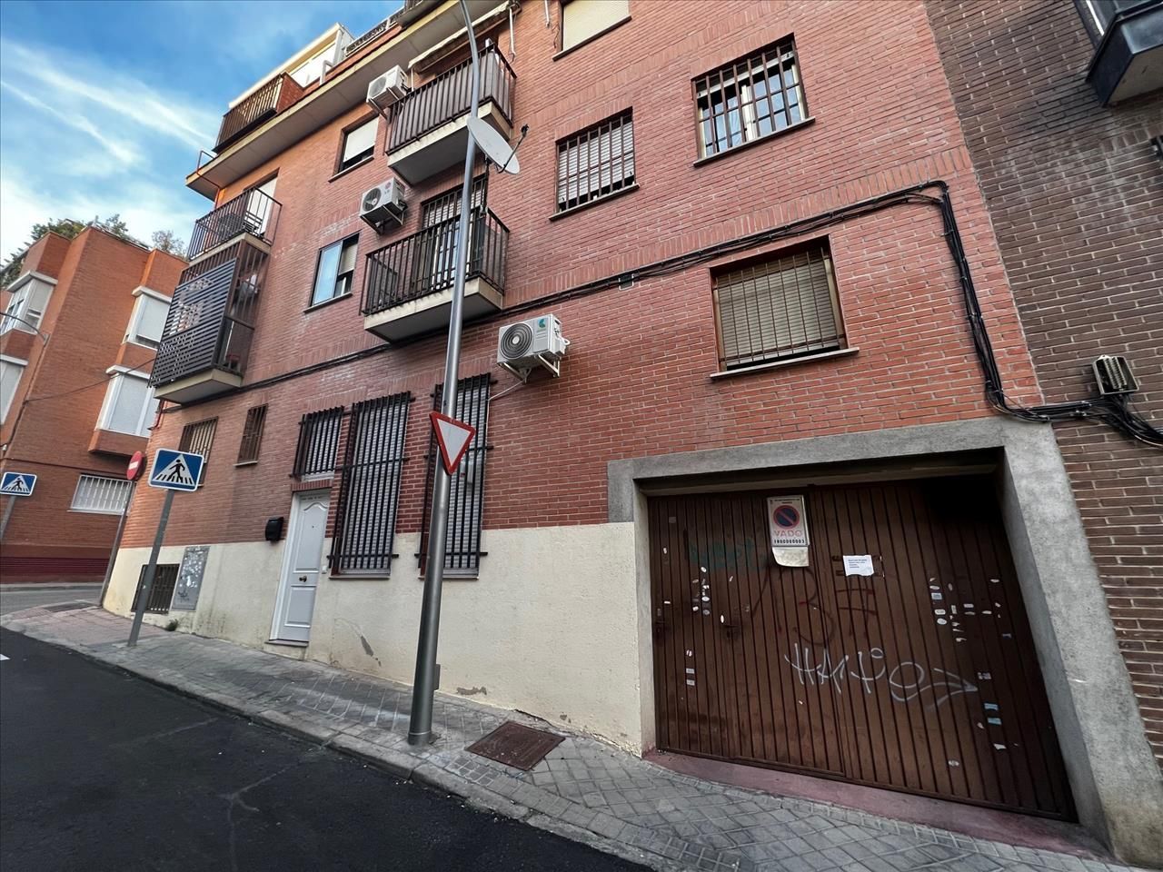 Exterior view of Garage for sale in  Madrid Capital