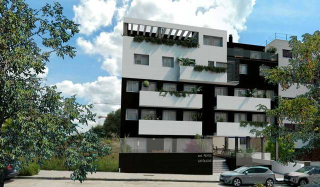 Piso en Venta en Avenida de los Reyes Católicos, 4 en Hospital