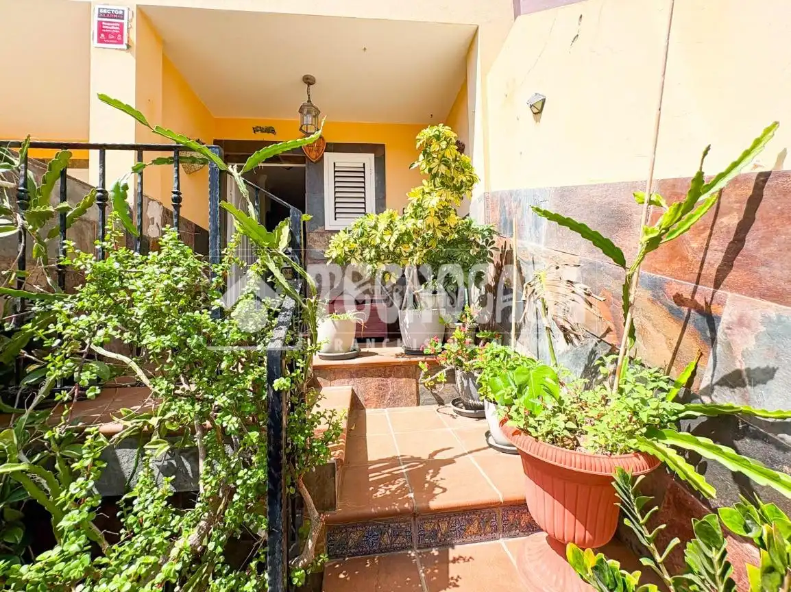 Exterior view of Detached homes for sale in Agüimes  with Balcony