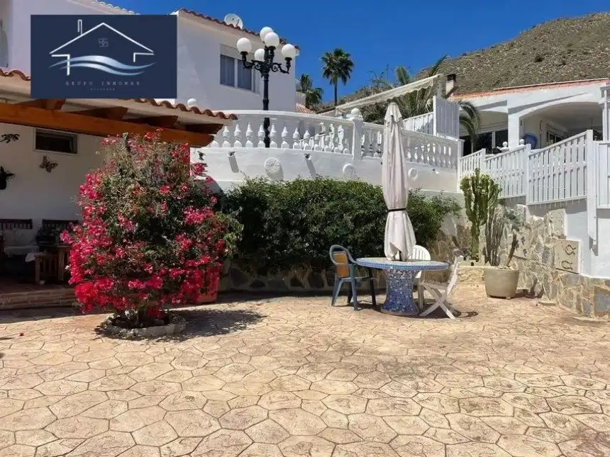 Vista exterior de Casa o xalet en venda en El Campello amb Aire condicionat, Calefacció i Jardí privat