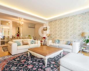 Living room of Flat for sale in  Madrid Capital  with Air Conditioner, Heating and Terrace