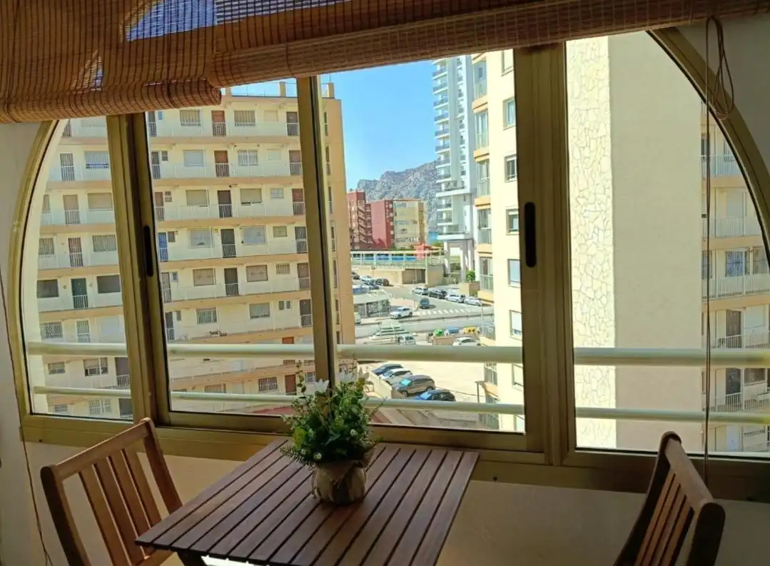 Vista exterior de Apartament en venda en Calpe / Calp amb Aire condicionat, Terrassa i Moblat