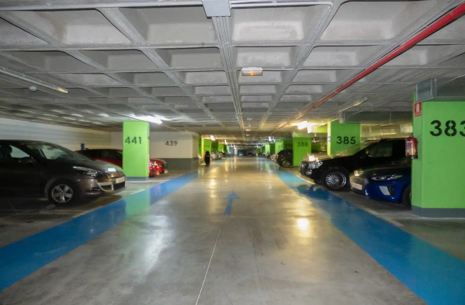 Einzelparkplatz mit Aufzug zum Verkauf in Sur - PAU 4