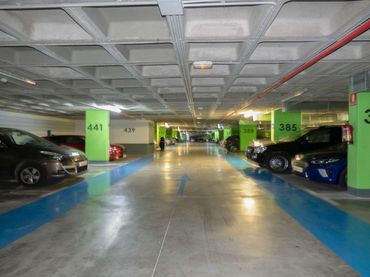 Einzelparkplatz mit Aufzug zum Verkauf in Sur - PAU 4