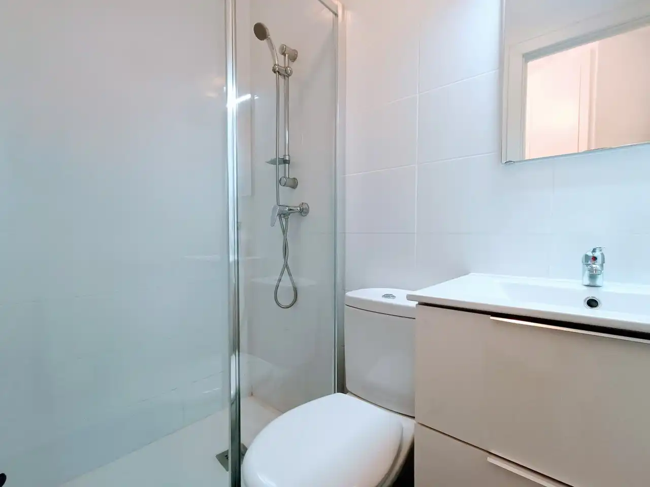 Baño de Piso de alquiler en Madrid con Aire acondicionado, Calefacción y Parquet