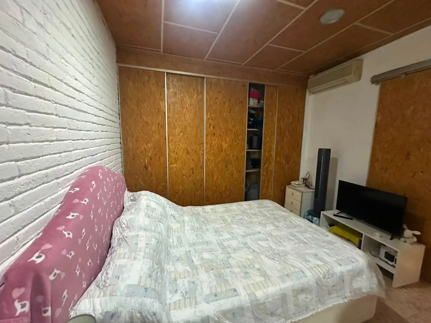 Dormitori de Planta baixa en venda en Barcelona amb Parquet
