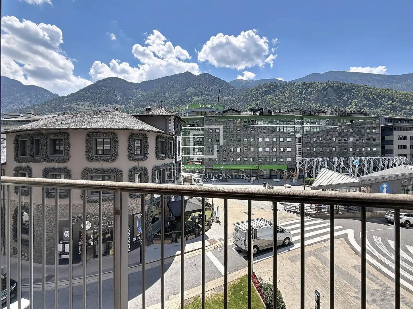 Vista exterior de Pis de lloguer en Andorra la Vella amb Aire condicionat, Calefacció i Parquet