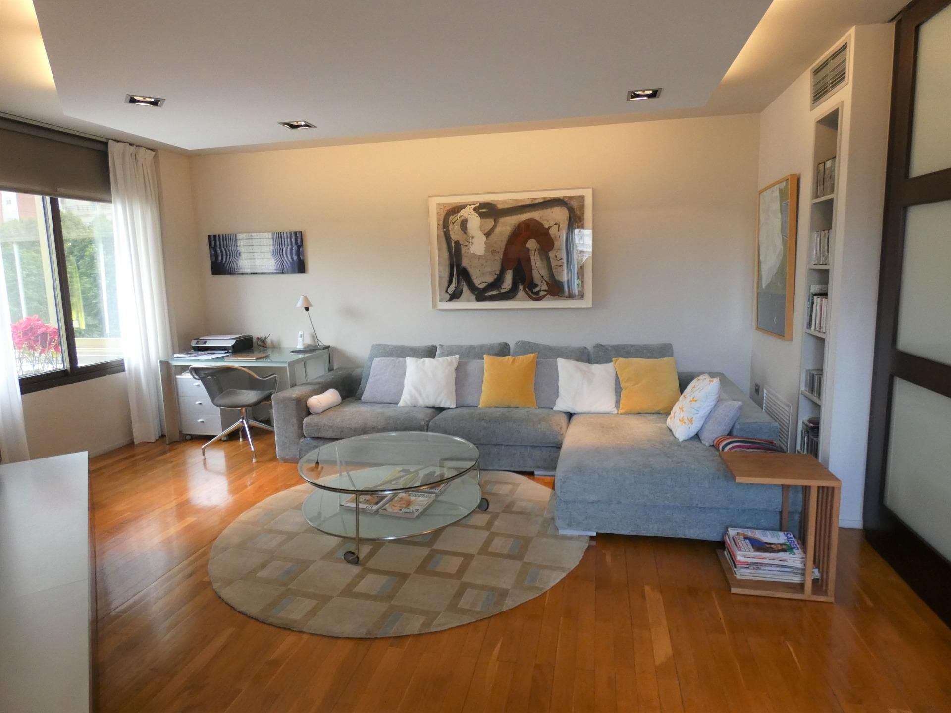 Sala d'estar de Pis en venda en  Valencia Capital amb Aire condicionat, Calefacció i Parquet