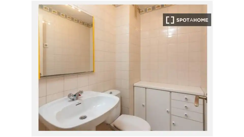 Room in Numancia - San Fernando