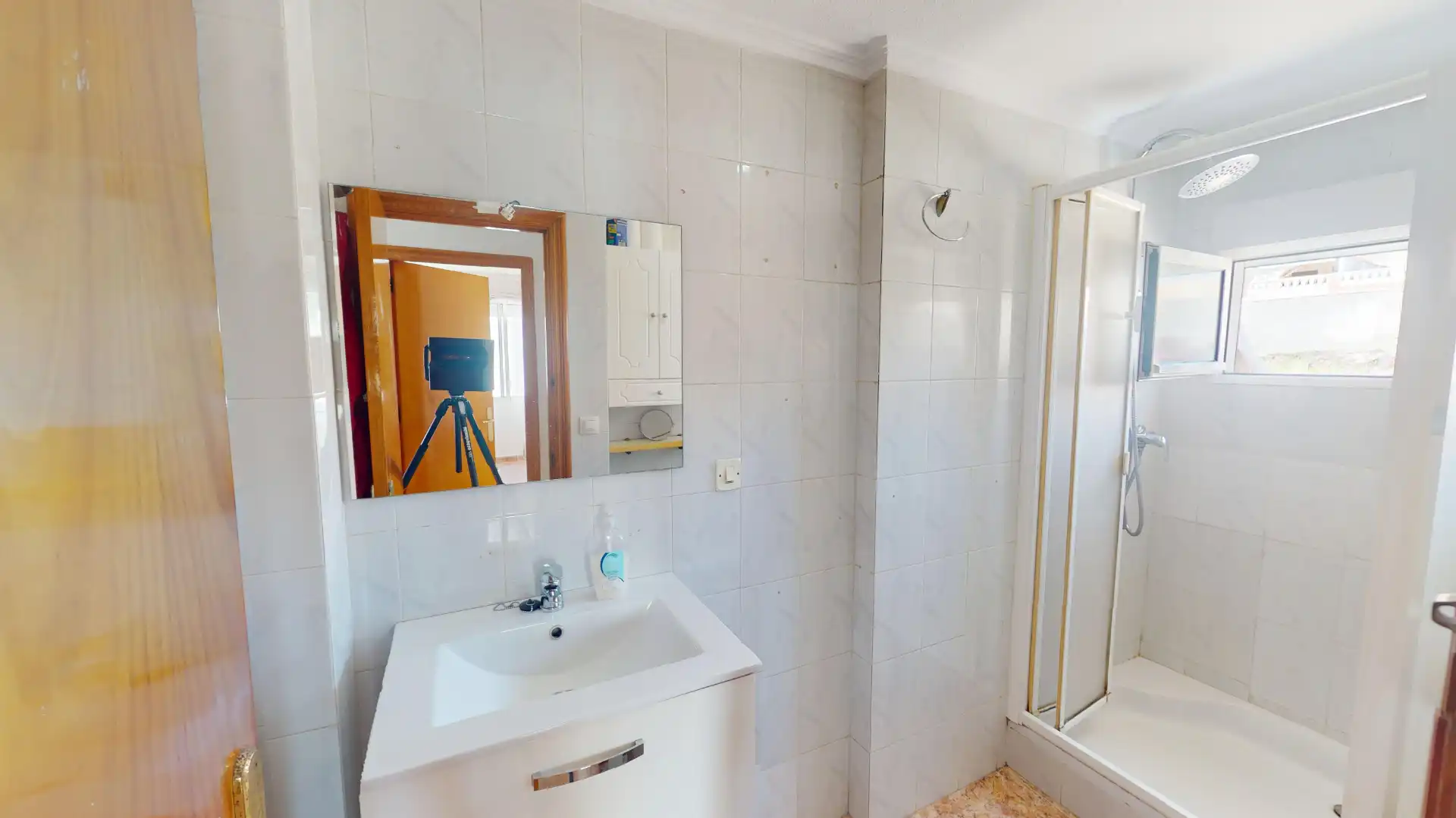 Badezimmer von Wohnung zum Verkauf in Elche / Elx mit Klimaanlage, Möbliert und Ofen