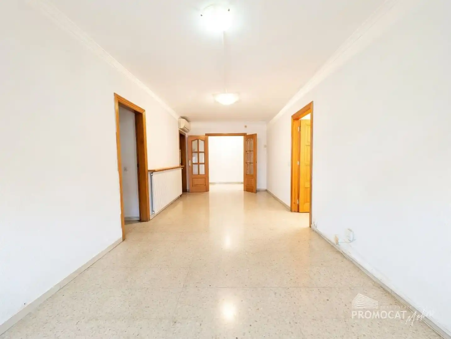 Flat with lift for sale in Barcelona, imagen 2