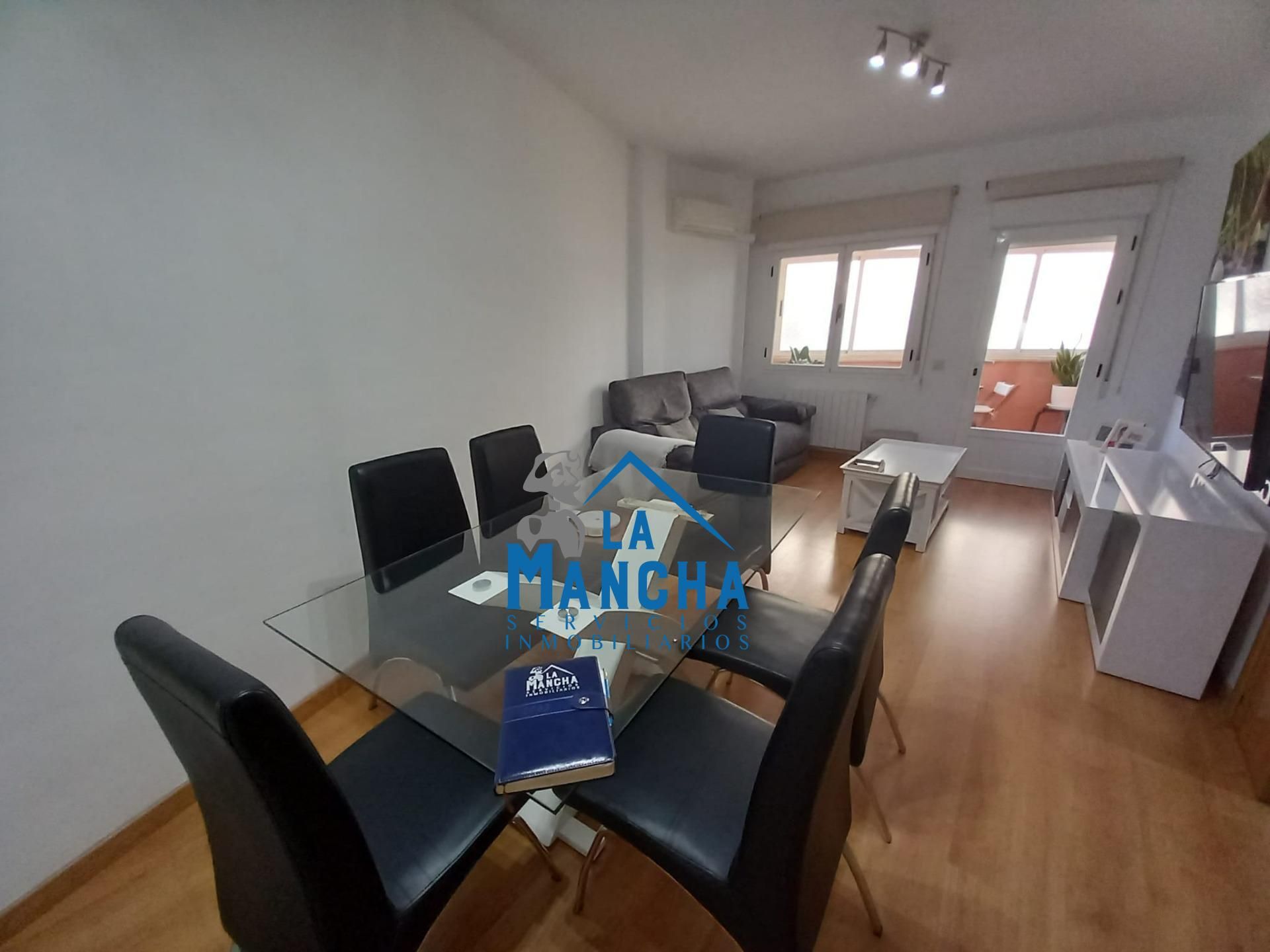 Vista exterior de Pis en venda en Madrigueras amb Calefacció i Traster