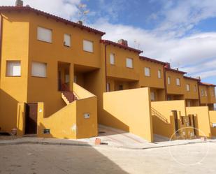 Exterior view of House or chalet for sale in Mingorría