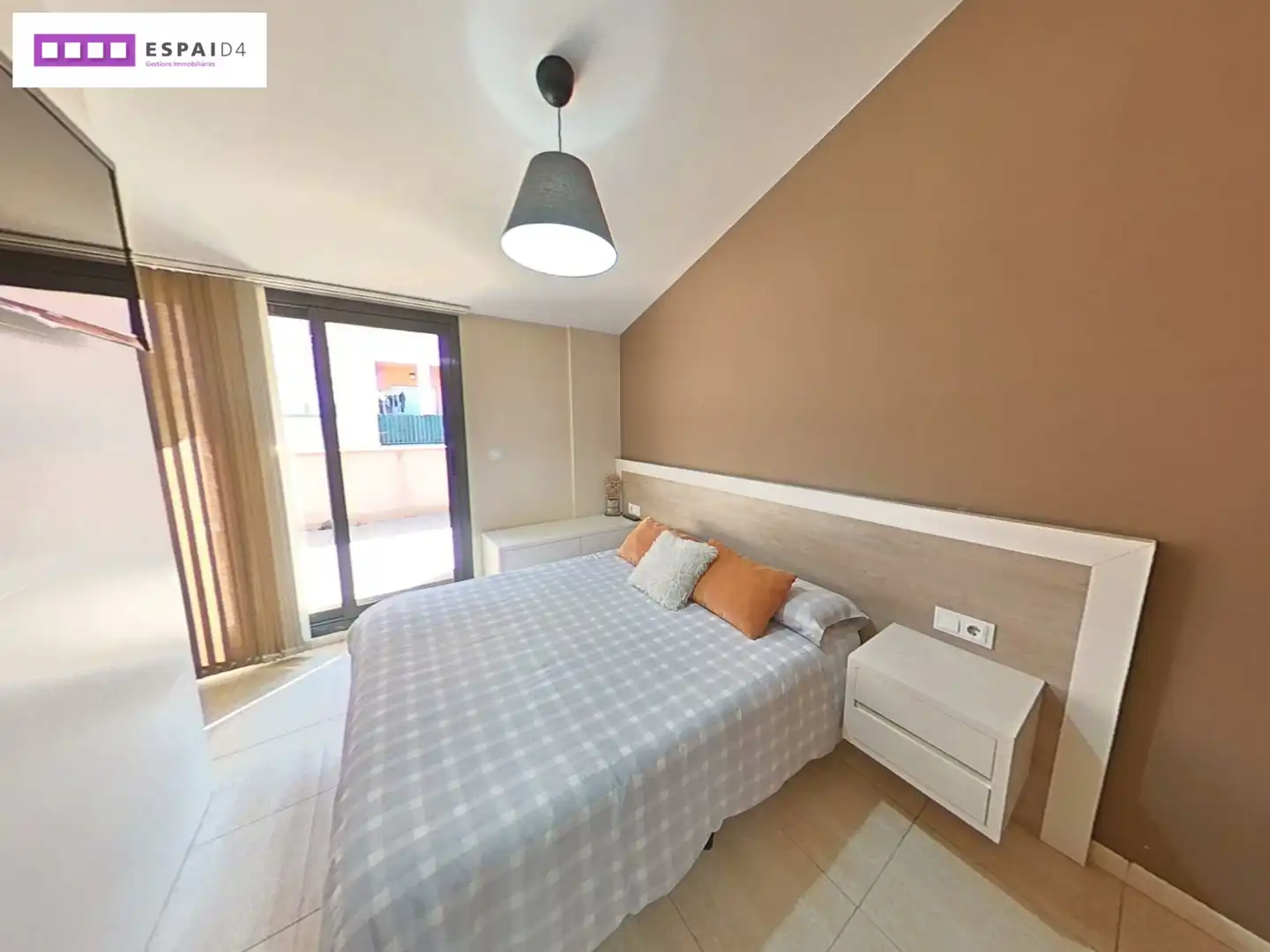 Habitación de Ático en venta en Ripollet con Aire acondicionado, Calefacción y Terraza