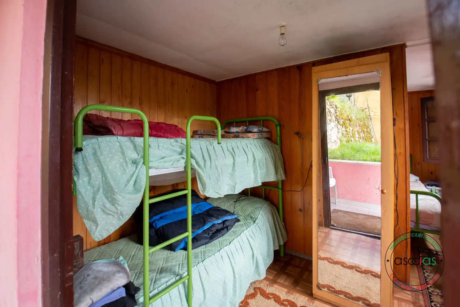 Dormitori de Casa o xalet en venda en Villaviciosa amb Jardí privat i Traster