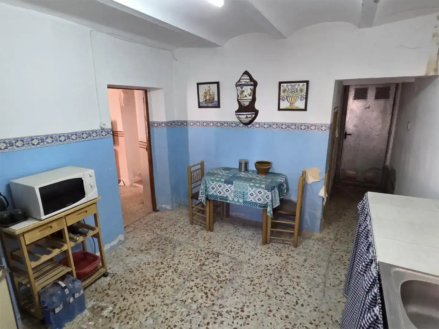 Kitchen of Houses for sale in Mahora  with Private garden and Furnished