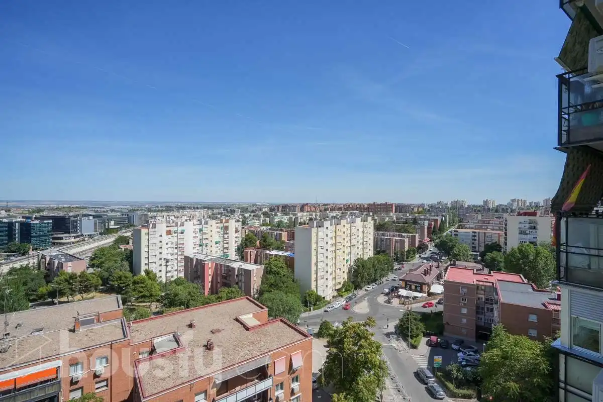 Exterior view of Flat for sale in Madrid  with Heating, Terrace and Storage room