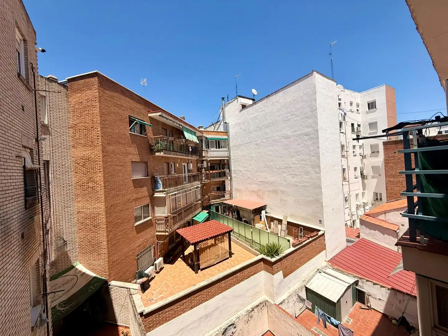 Vista exterior de Pis en venda en Madrid amb Aire condicionat, Calefacció i Forn