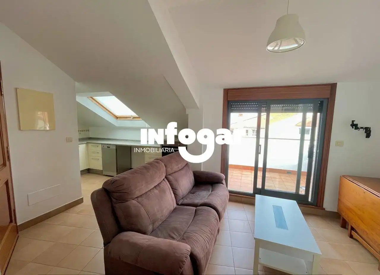 Sala d'estar de Àtic en venda en A Guarda   amb Calefacció, Parquet i Terrassa