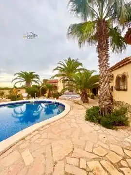 Casa amb piscina en venda a Miami Platja