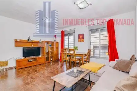 Sala de estar de Apartamento en venta en Albolote con Trastero y Piscina comunitaria