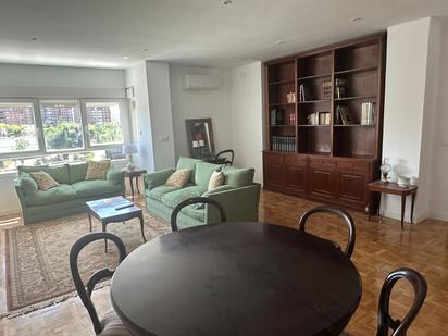 Living room of Flat to rent in  Madrid Capital  with Air Conditioner