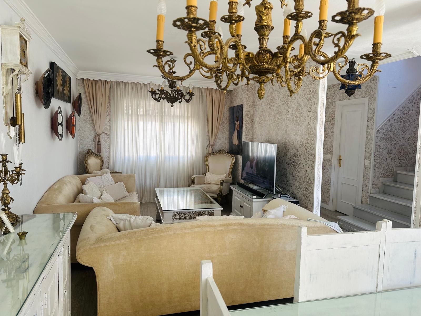 Sala d'estar de Casa o xalet en venda en Pizarra amb Terrassa i Traster