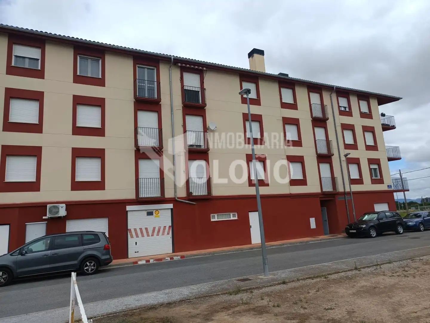 Aparcament de Apartament en venda en Castañares de Rioja amb Calefacció, Moblat i Forn