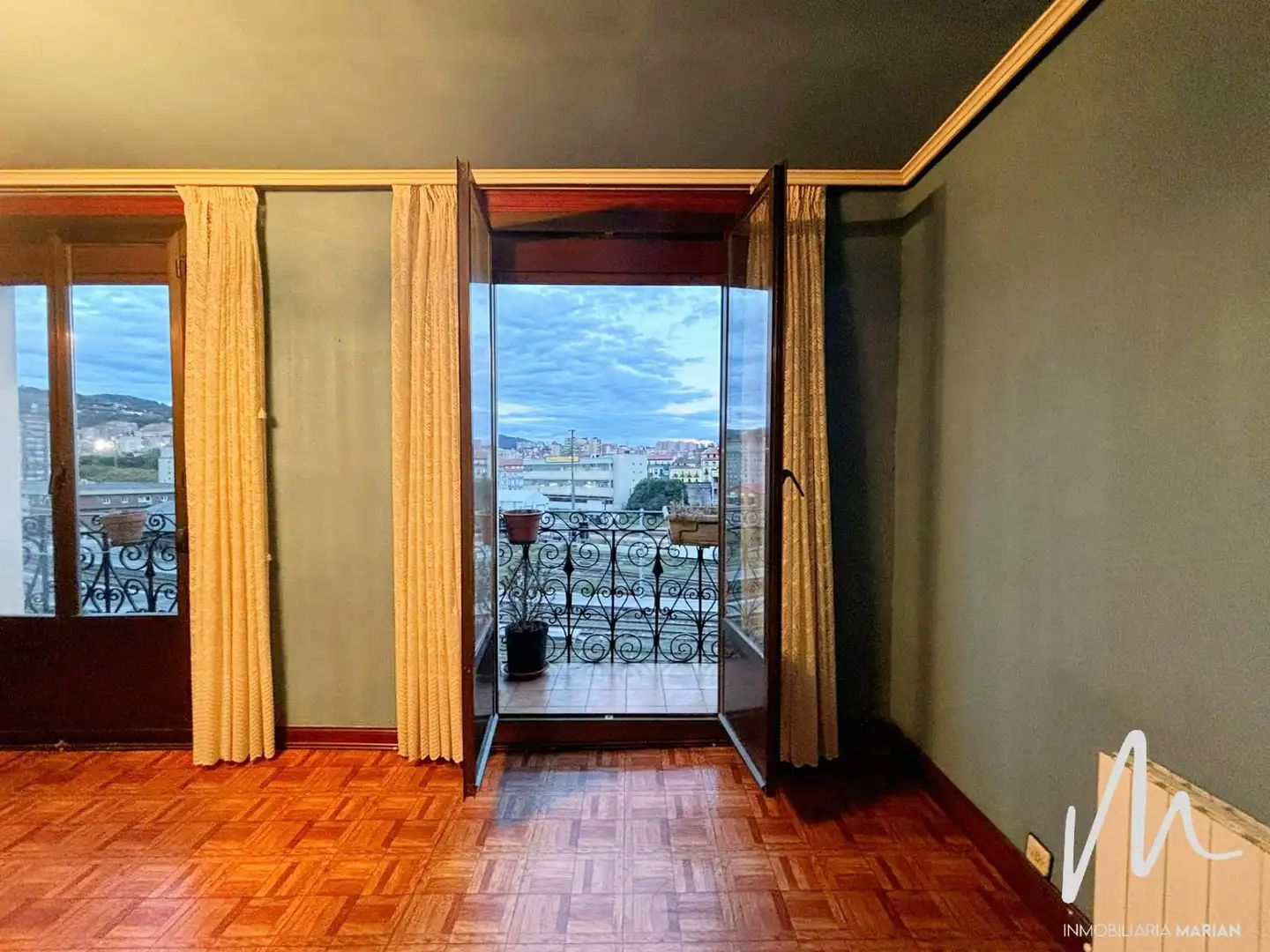Schlafzimmer von Wohnung zum Verkauf in Bilbao  mit Heizung