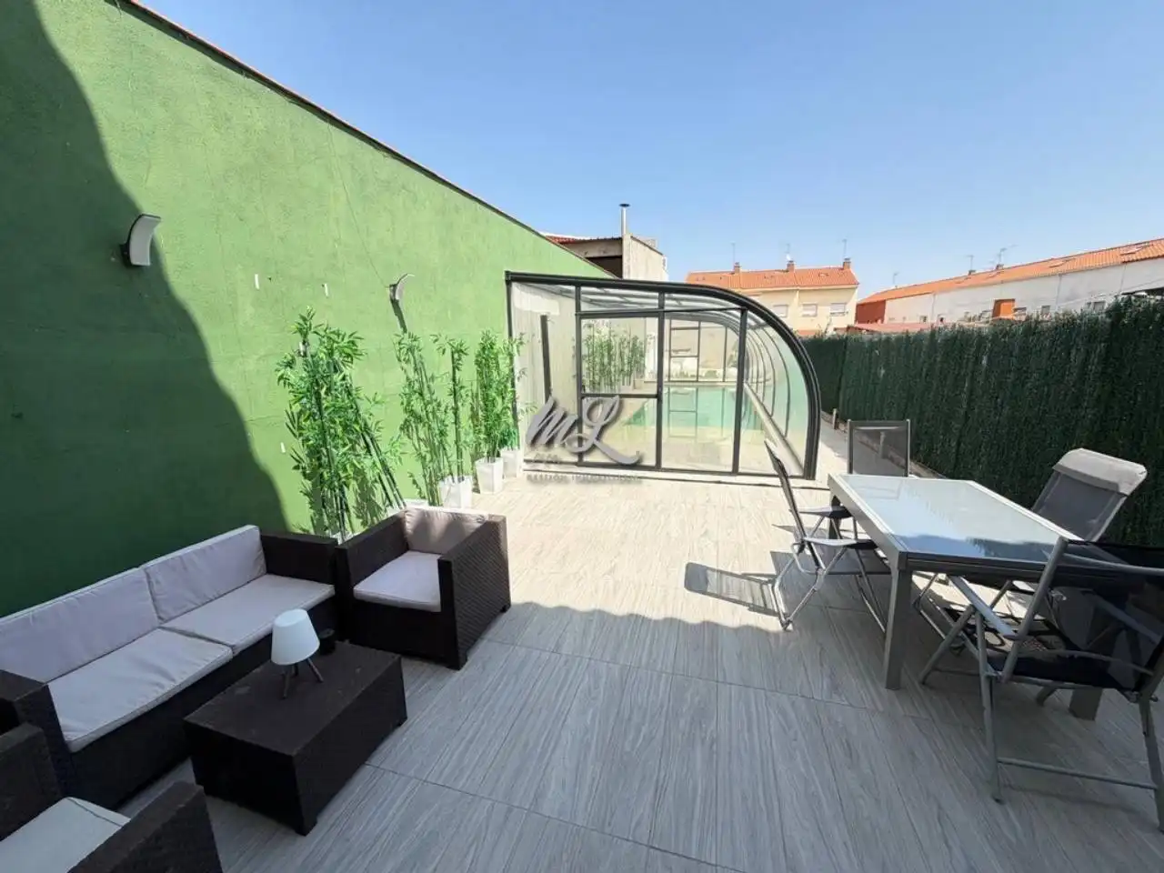 Terrassa de Casa adosada en venda en Camarena amb Aire condicionat, Calefacció i Jardí privat